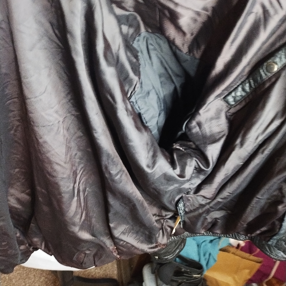 Vintage Wilson's Leather bomber jacket - Picture 6 of 10